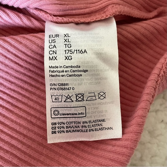 H&M Divided Dusty Rose Pink Long Sleeve Ribbed V Neck Circle Keyhole Top - Picture 5 of 7